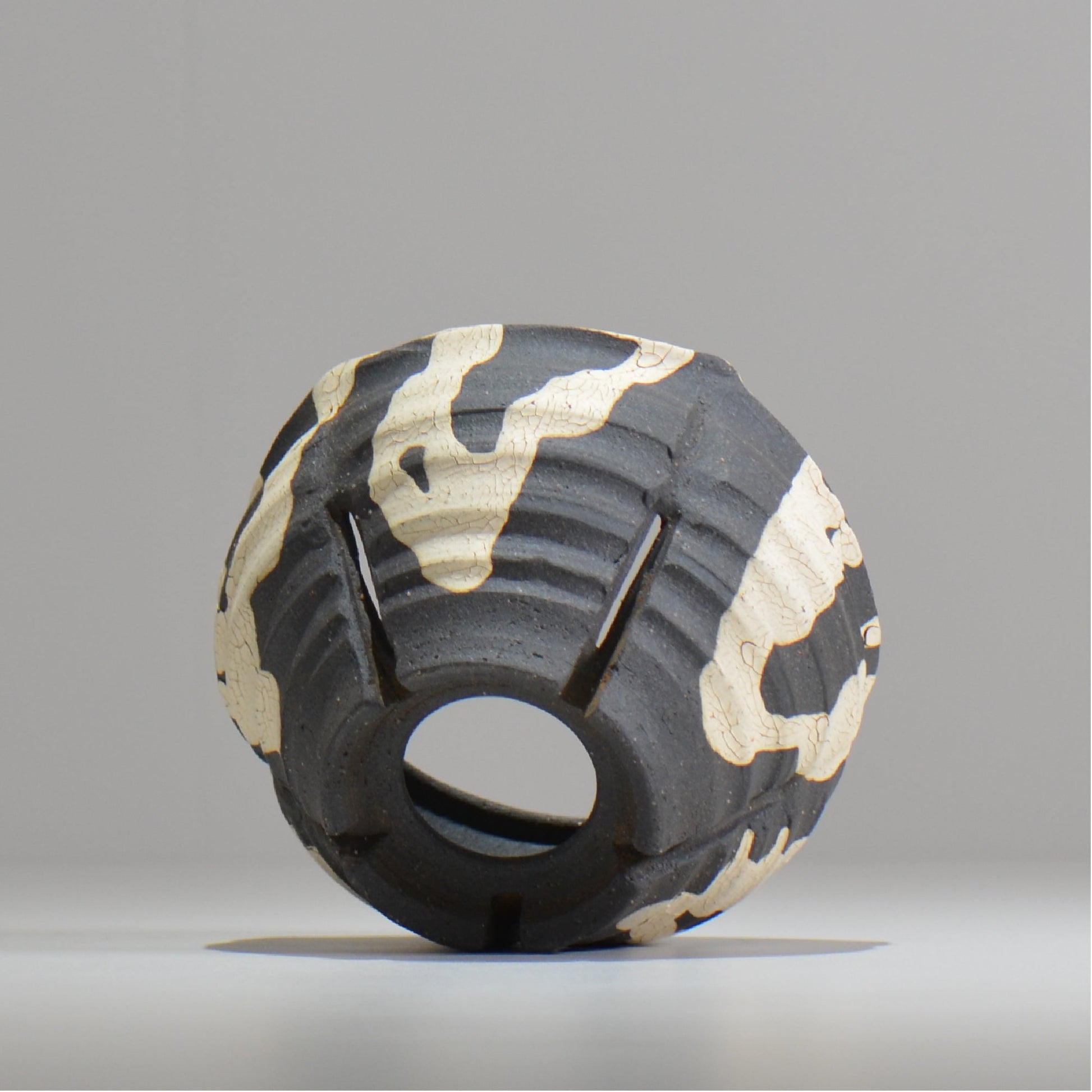 沼野 秀章 / 黒二白 / S  / nh_bw07_m / 約φ12.5cm / 植木鉢
