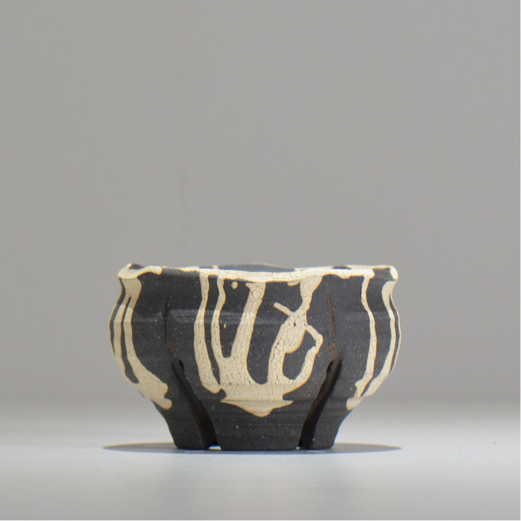 沼野 秀章 / 黒二白 / S  / nh_bw08_s / 約φ10.5cm / 植木鉢