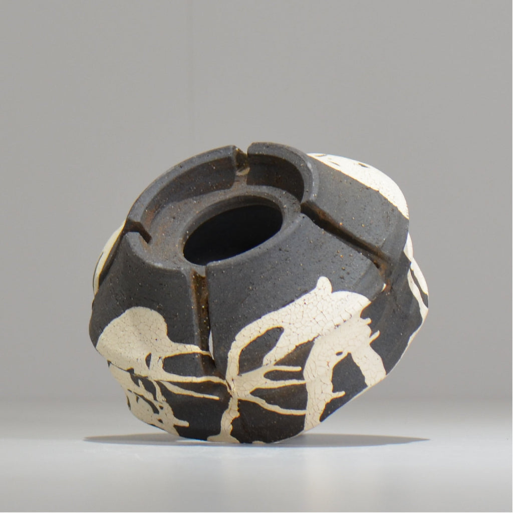 沼野 秀章 / 黒二白 / S  / nh_bw10_s / 約φ12cm / 植木鉢