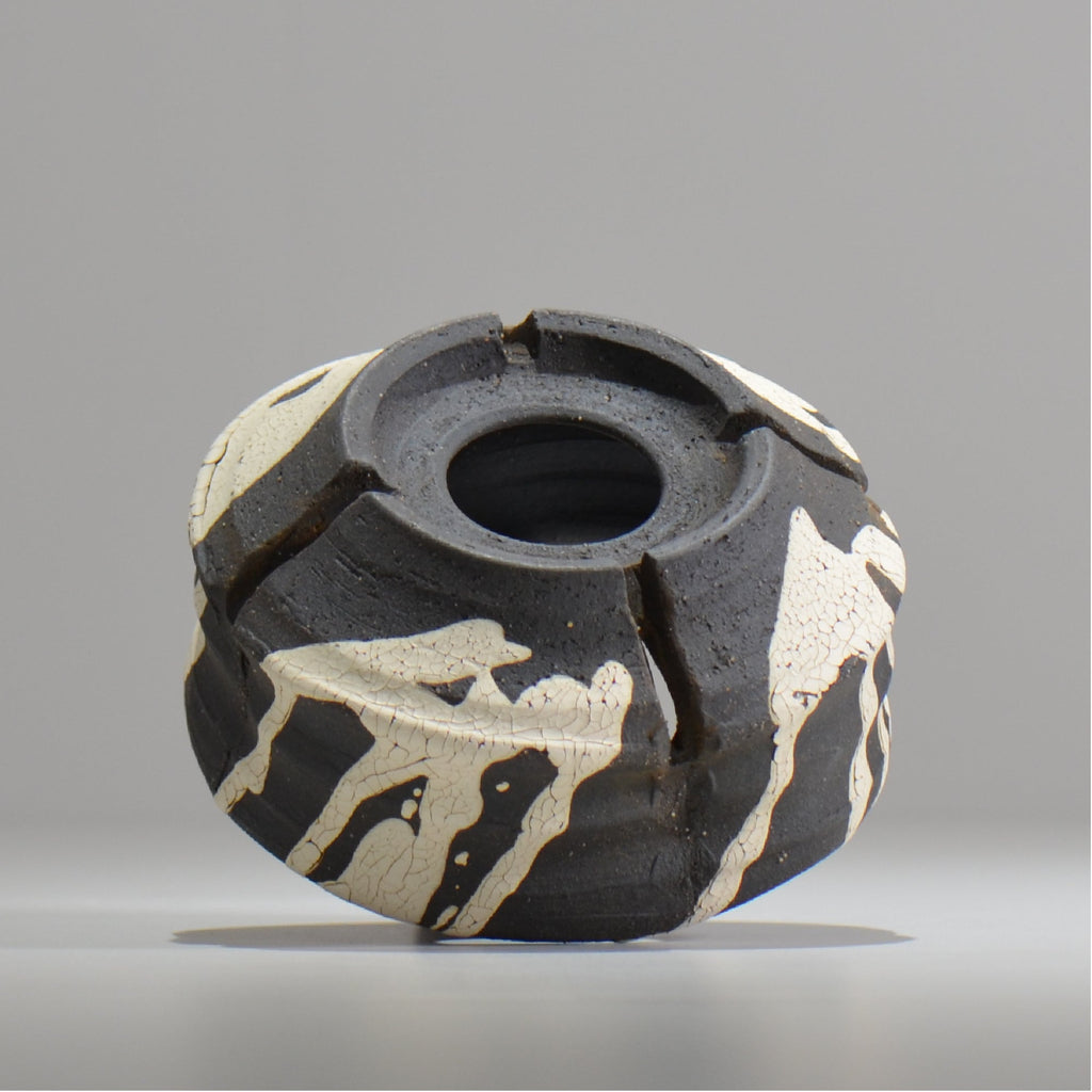 沼野 秀章 / 黒二白 / S  / nh_bw11_m / 約φ12.8cm / 植木鉢