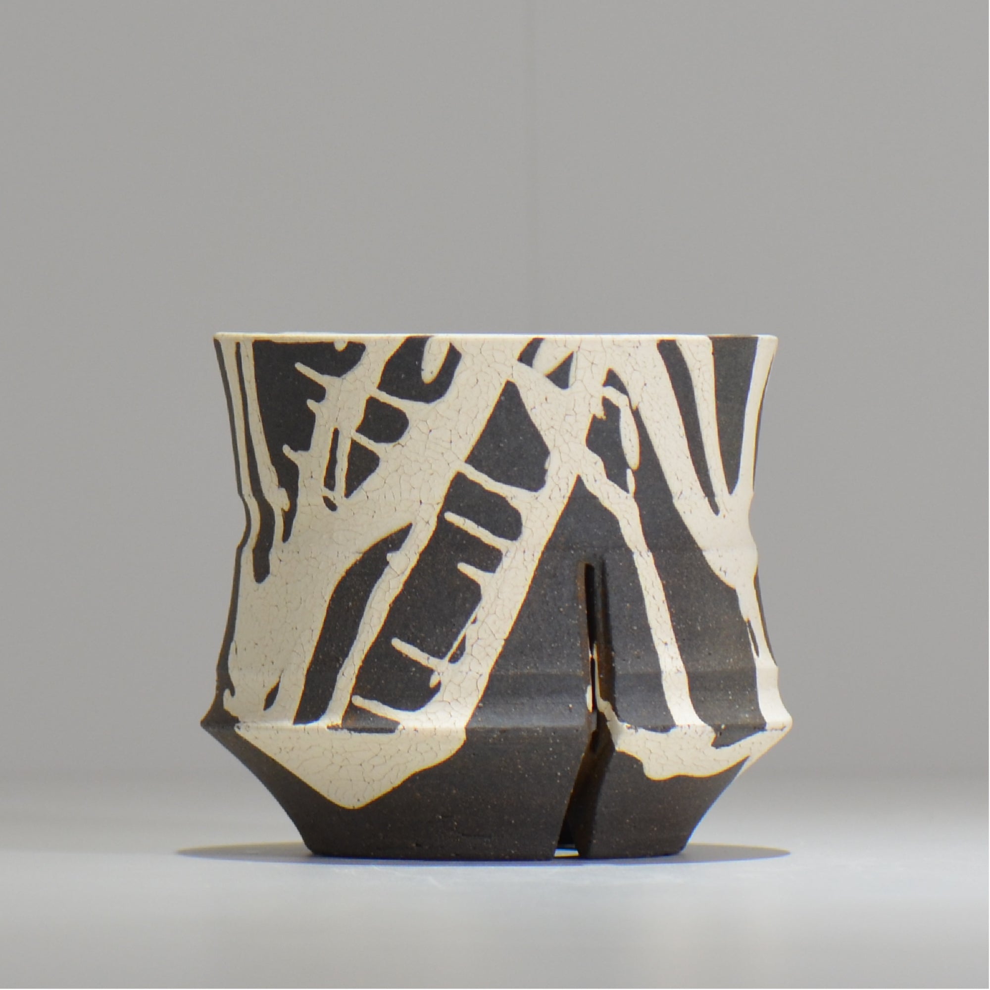沼野 秀章 / 黒二白 / S  / nh_bw15_m / 約φ11.7cm / 植木鉢