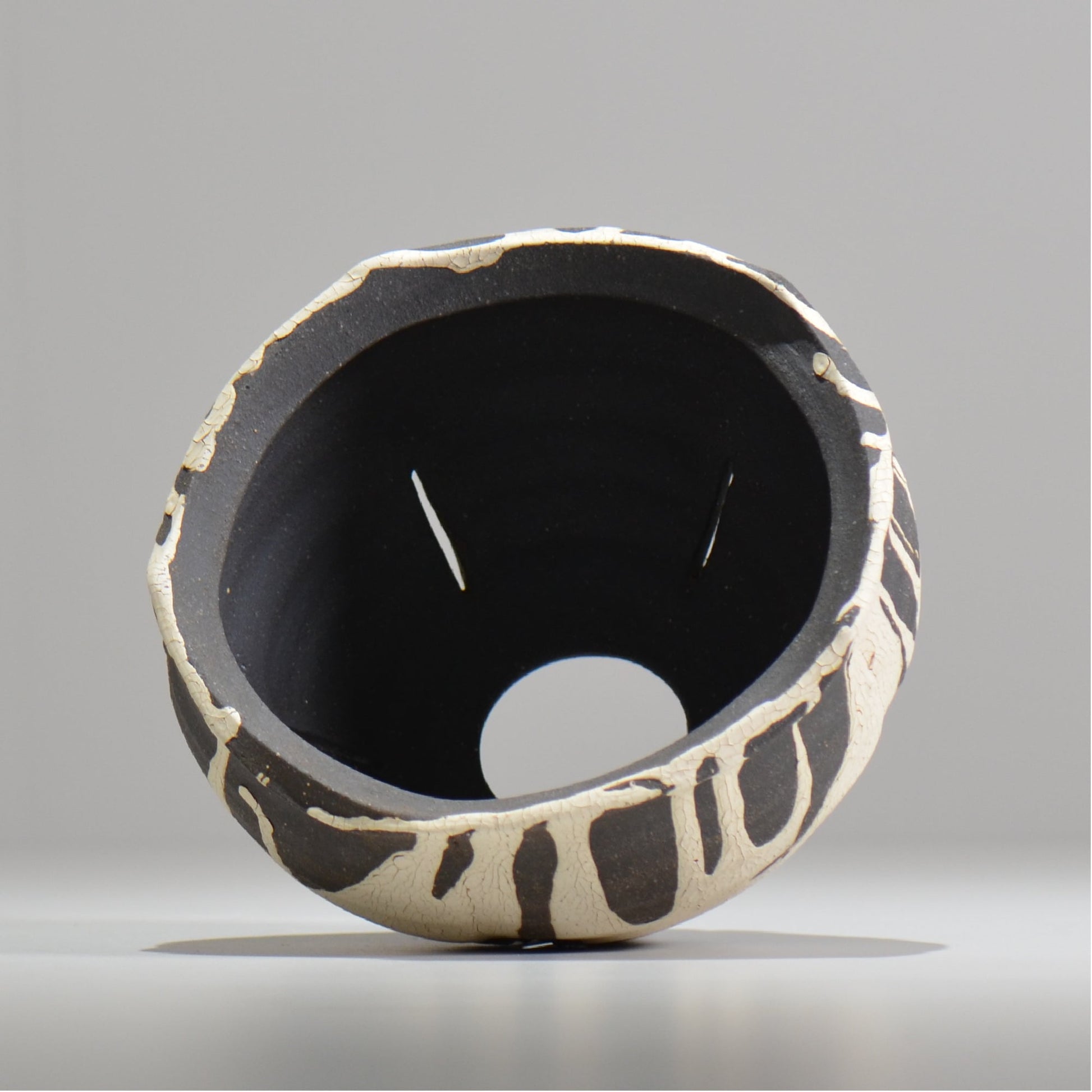 沼野 秀章 / 黒二白 / S  / nh_bw16_m/ 約φ15cm / 植木鉢