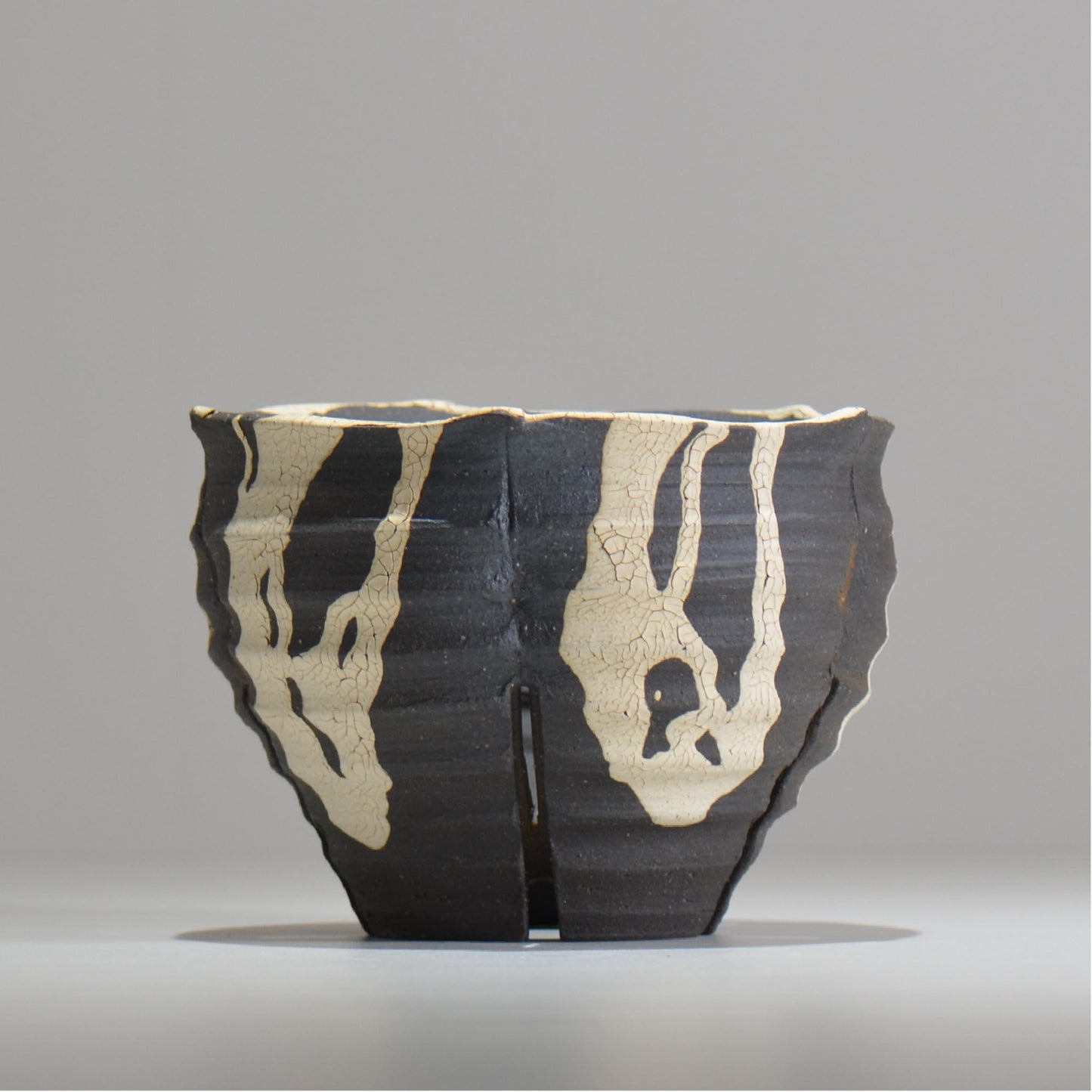 沼野 秀章 / 黒二白 / S  / nh_bw18_m / 約φ14.5cm / 植木鉢