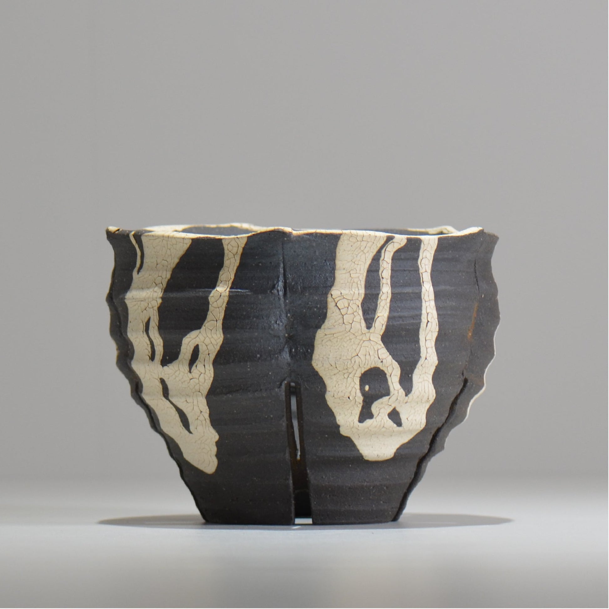 沼野 秀章 / 黒二白 / S  / nh_bw18_m / 約φ14.5cm / 植木鉢