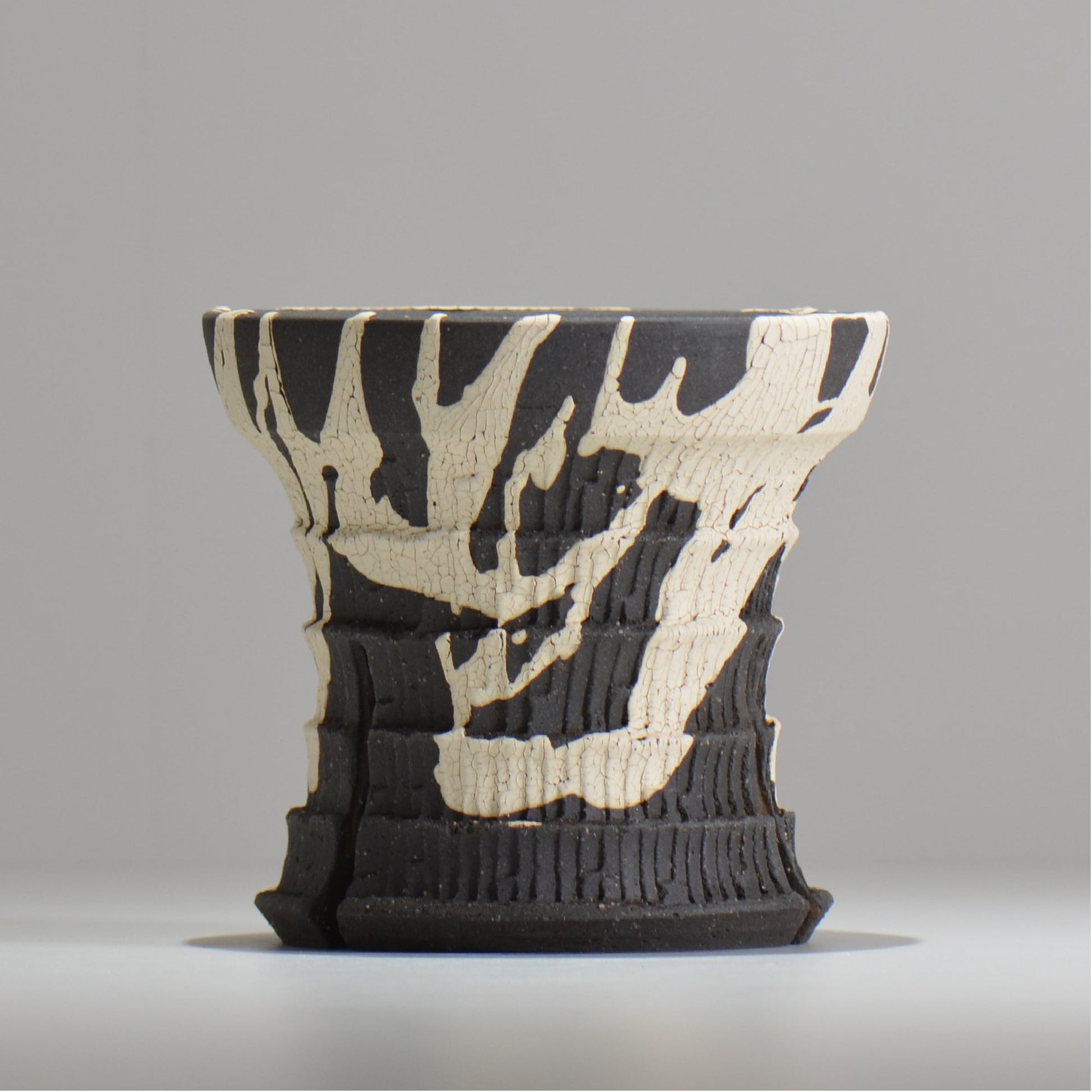 沼野 秀章 / 黒二白 / S  / nh_bw19_m / 約φ14.5cm / 植木鉢