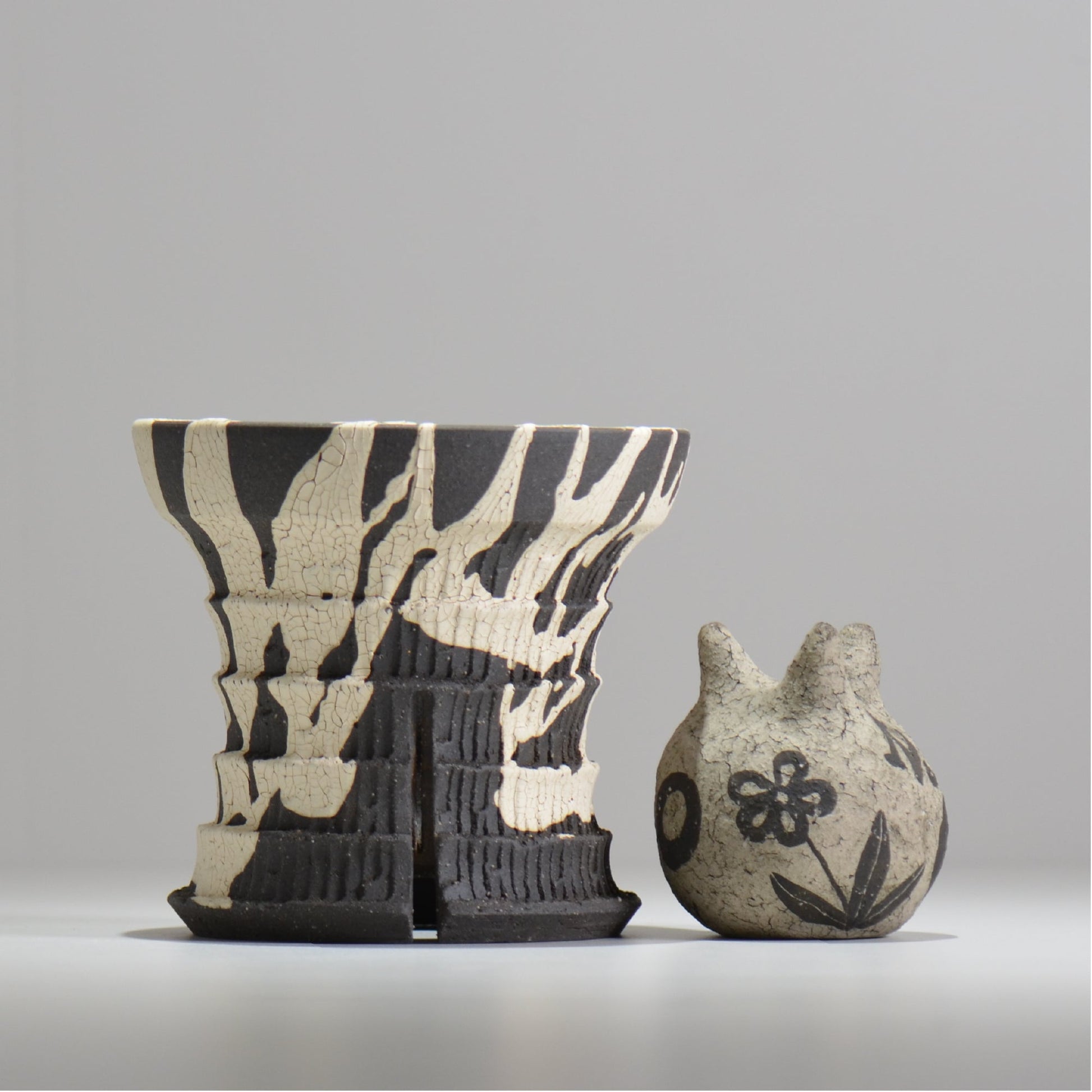 沼野 秀章 / 黒二白 / S  / nh_bw19_m / 約φ14.5cm / 植木鉢