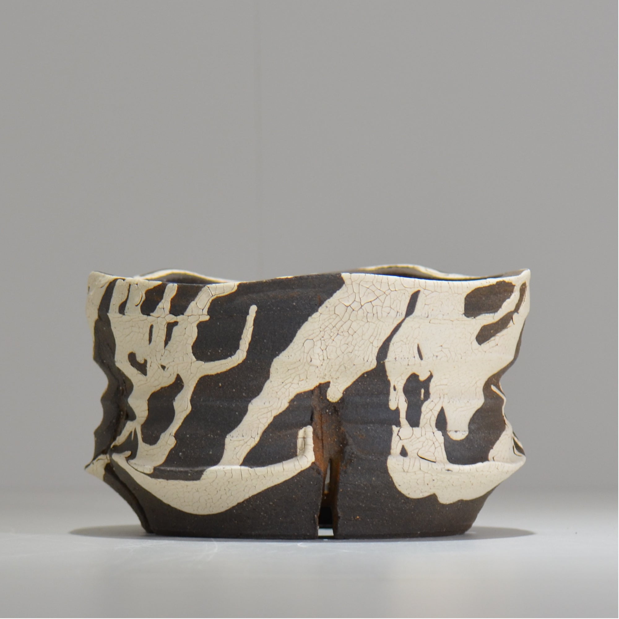 沼野 秀章 / 黒二白 / S  / nh_bw21_l / 約φ17.8cm / 植木鉢