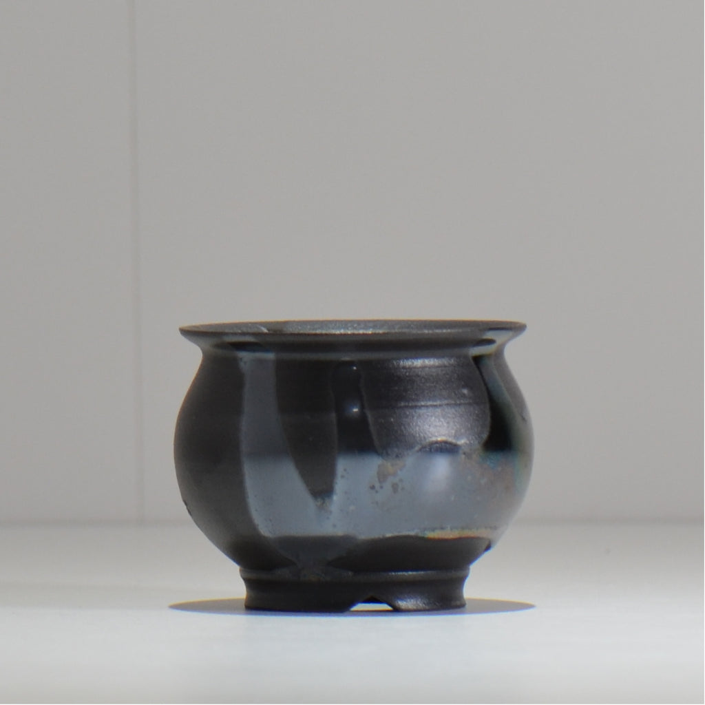 Naka / マダラ黒  / no_mb02_xs / 約 φ8cm / 植木鉢