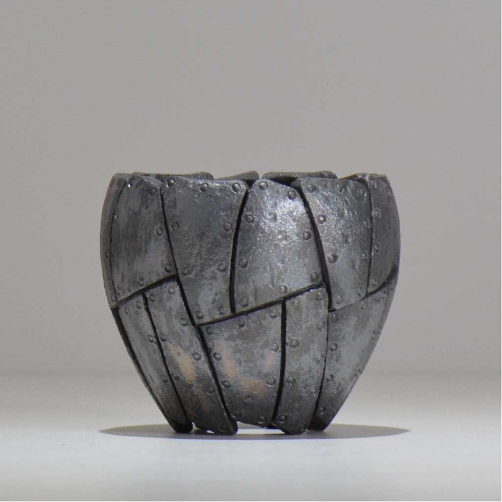 沖誠 / Rivet round 燻し銀彩  / om_irr03_s/ 約φ10.3cm  / 植木鉢