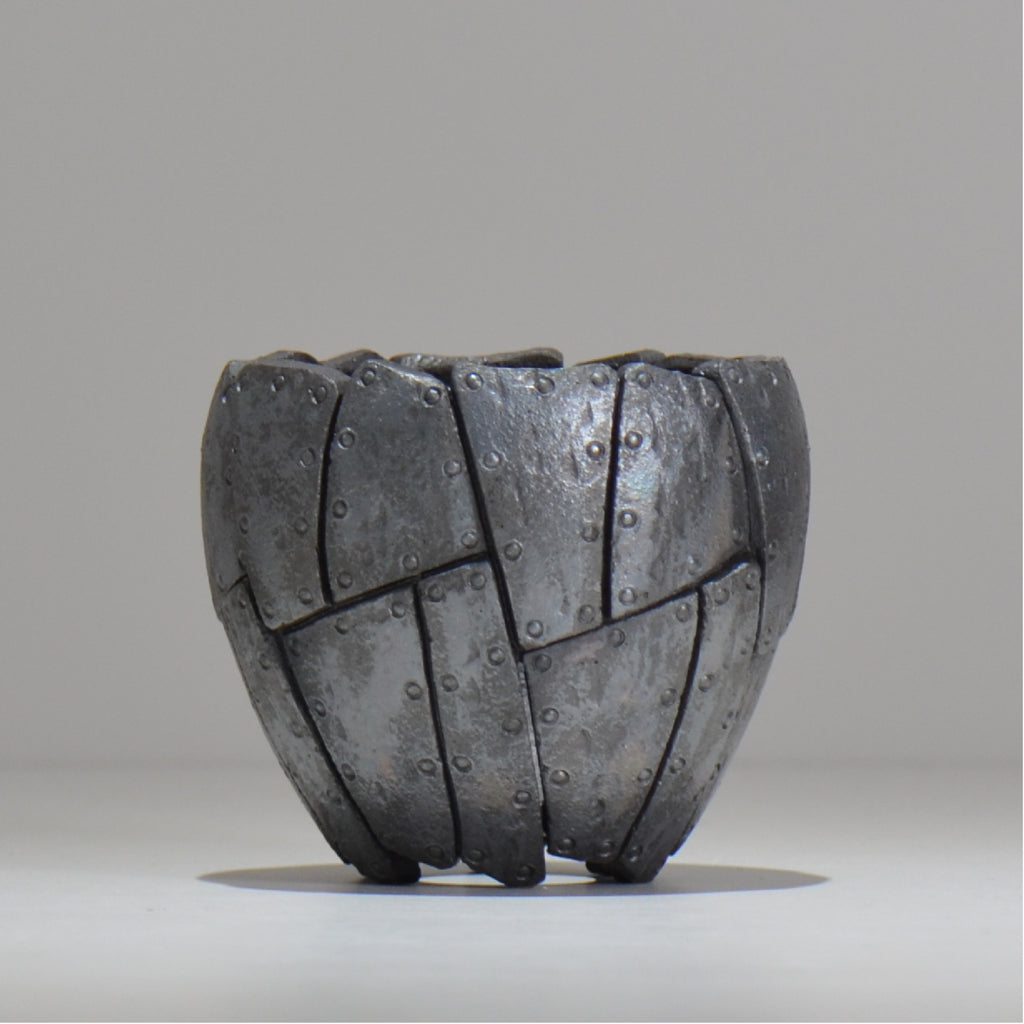 沖誠 / Rivet round 燻し銀彩  / om_irr03_s/ 約φ10.3cm  / 植木鉢