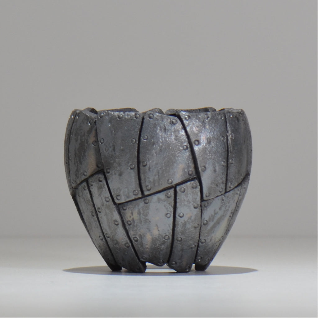 沖誠 / Rivet round 燻し銀彩  / om_irr03_s/ 約φ10.3cm  / 植木鉢