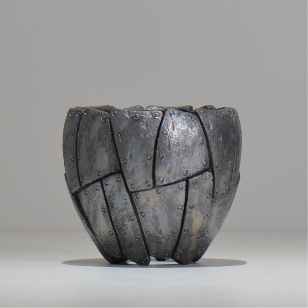 沖誠 / Rivet round 燻し銀彩  / om_irr03_s/ 約φ10.3cm  / 植木鉢