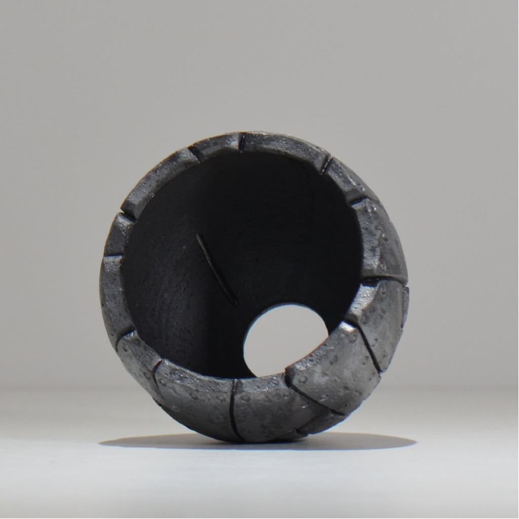 沖誠 / Rivet round 燻し銀彩  / om_irr03_s/ 約φ10.3cm  / 植木鉢