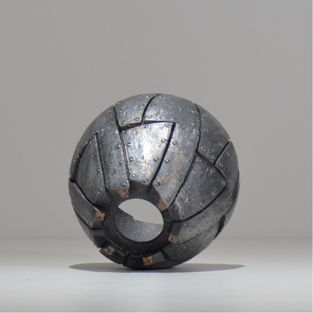 沖誠 / Rivet round 燻し銀彩  / om_irr03_s/ 約φ10.3cm  / 植木鉢