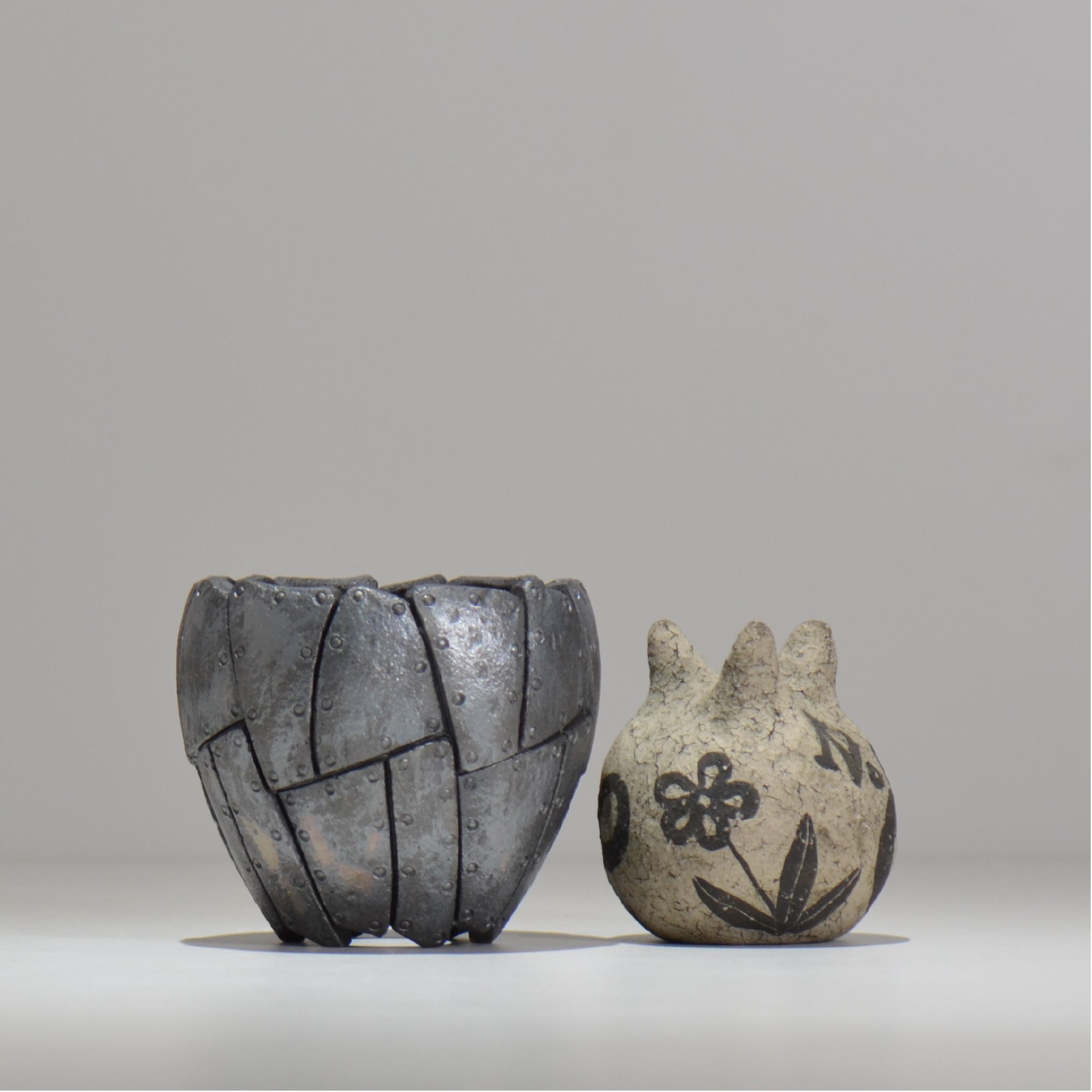 沖誠 / Rivet round 燻し銀彩  / om_irr03_s/ 約φ10.3cm  / 植木鉢