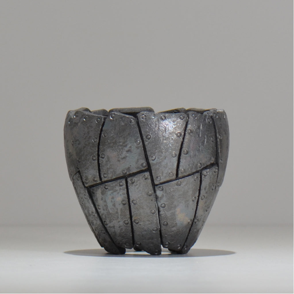 沖誠 / Rivet round 燻し銀彩 / om_irr04_s/ 約φ10cm  / 植木鉢