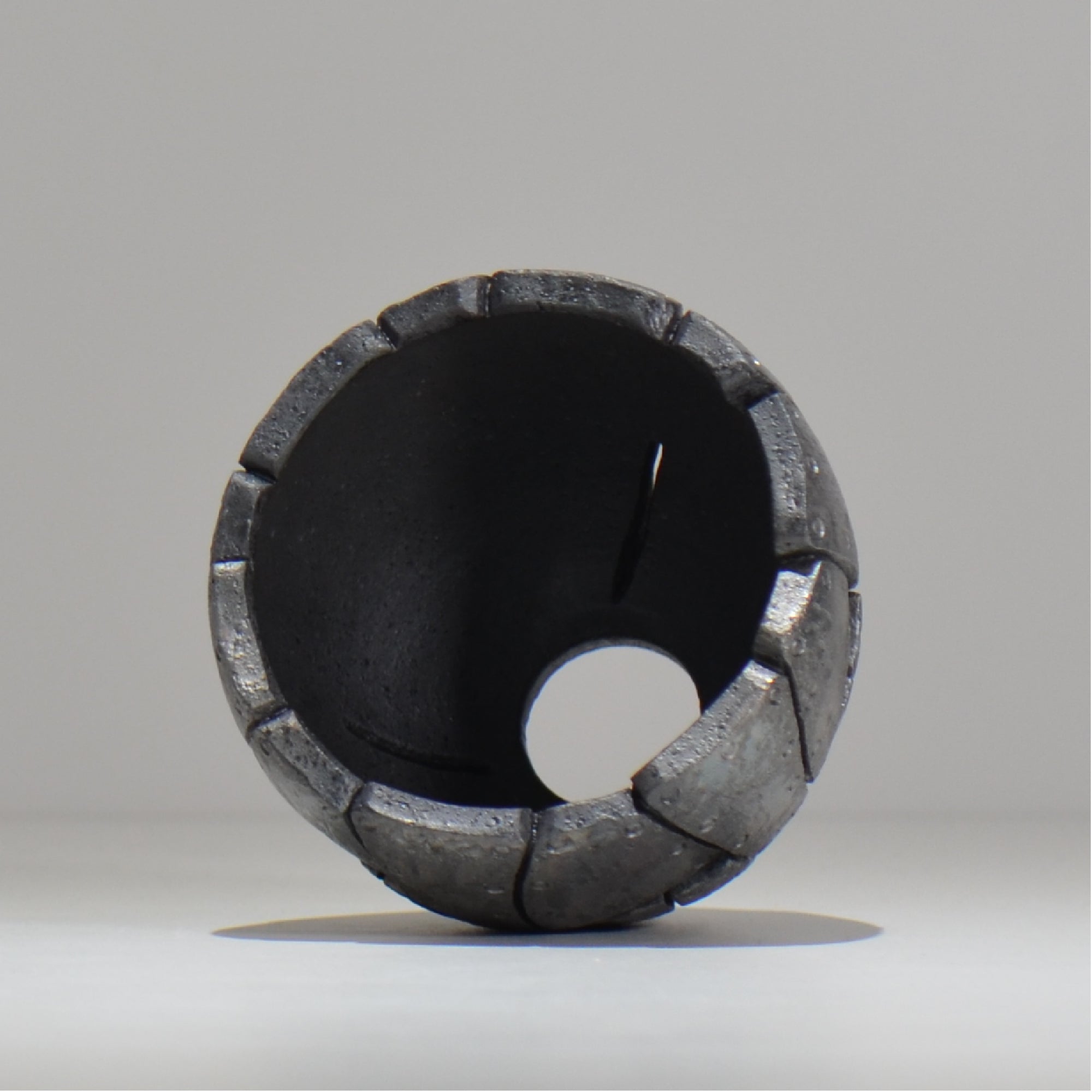 沖誠 / Rivet round 燻し銀彩 / om_irr04_s/ 約φ10cm  / 植木鉢