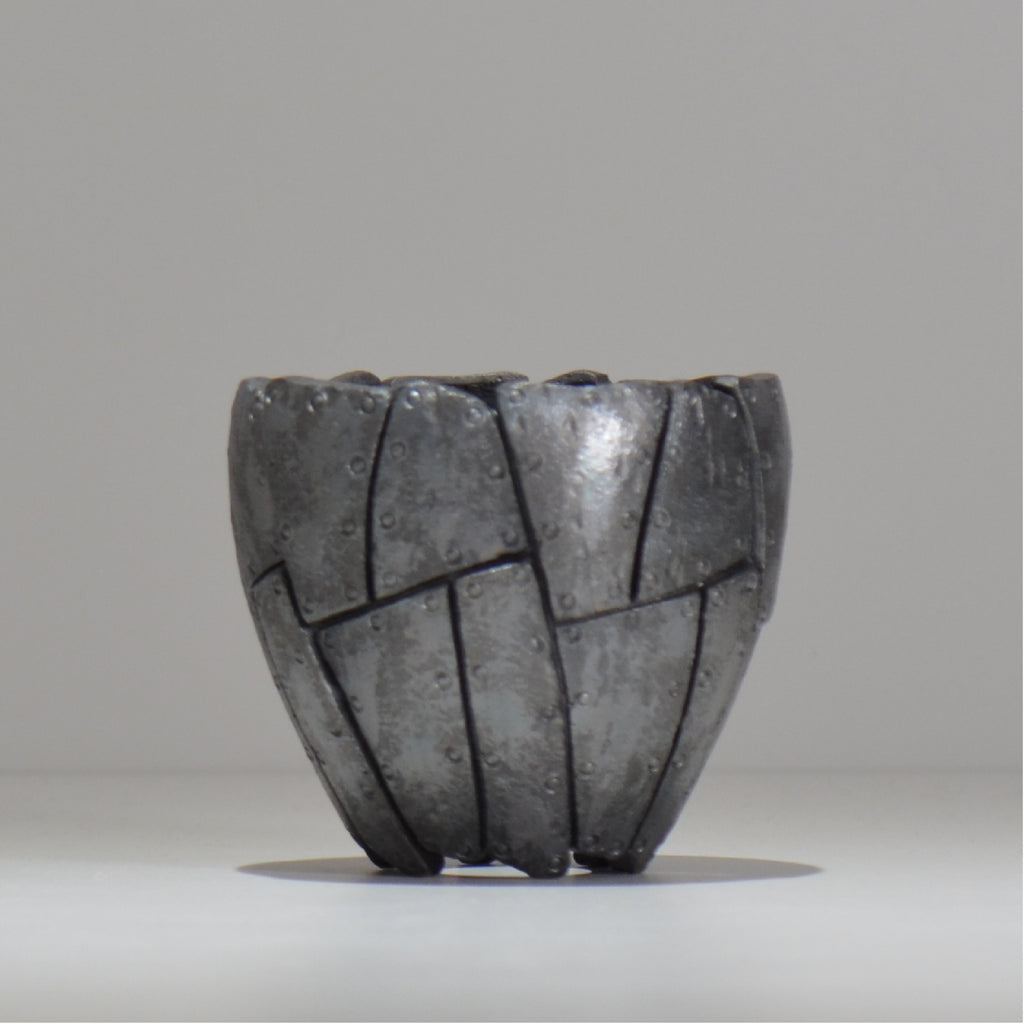 沖誠 / Rivet round 燻し銀彩 / om_irr05_m / 約φ13.3cm  / 植木鉢