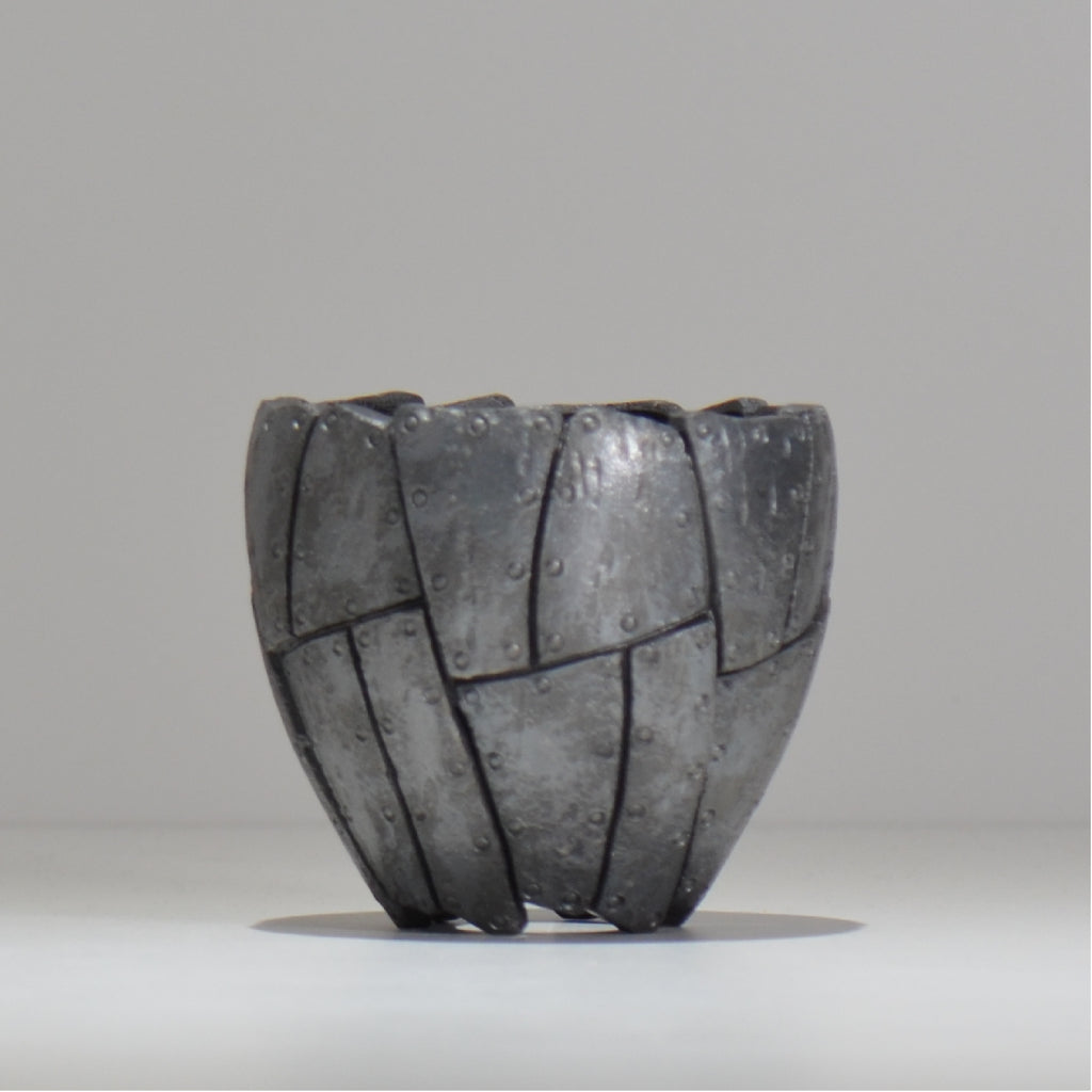 沖誠 / Rivet round 燻し銀彩 / om_irr05_m / 約φ13.3cm  / 植木鉢