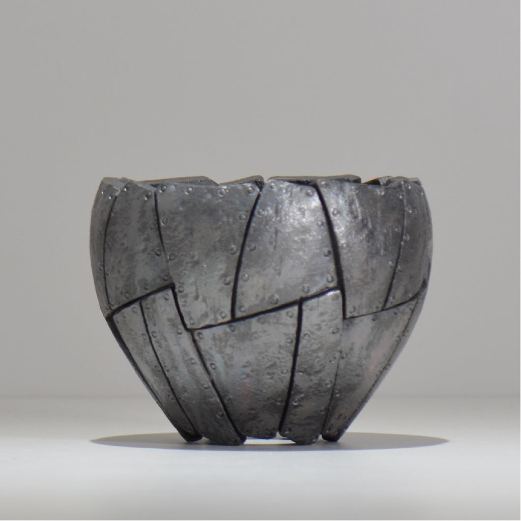 沖誠 / Rivet round 燻し銀彩  / om_irr06_m / 約φ13.5cm  / 植木鉢