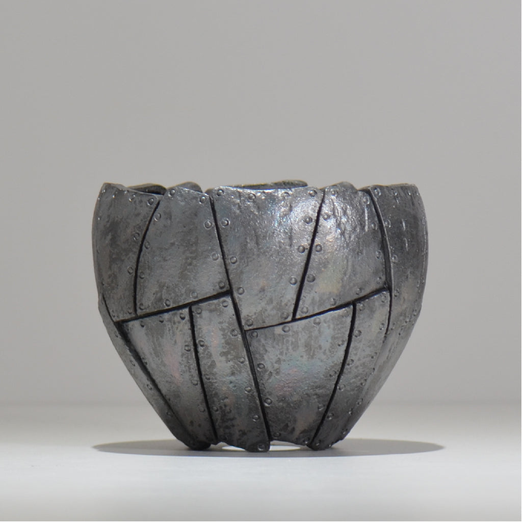 沖誠 / Rivet round 燻し銀彩  / om_irr06_m / 約φ13.5cm  / 植木鉢