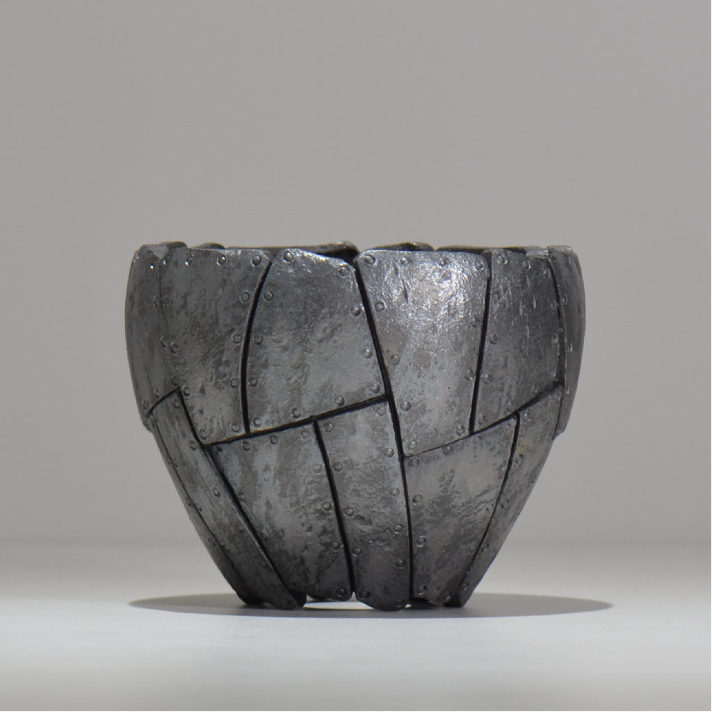 沖誠 / Rivet round 燻し銀彩 / om_irr08_m / 約φ13.5cm  / 植木鉢