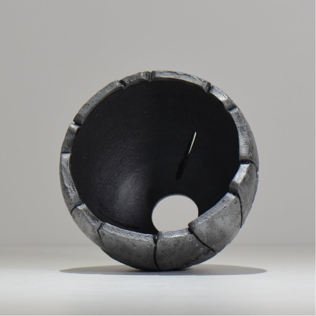 沖誠 / Rivet round 燻し銀彩 / om_irr08_m / 約φ13.5cm  / 植木鉢