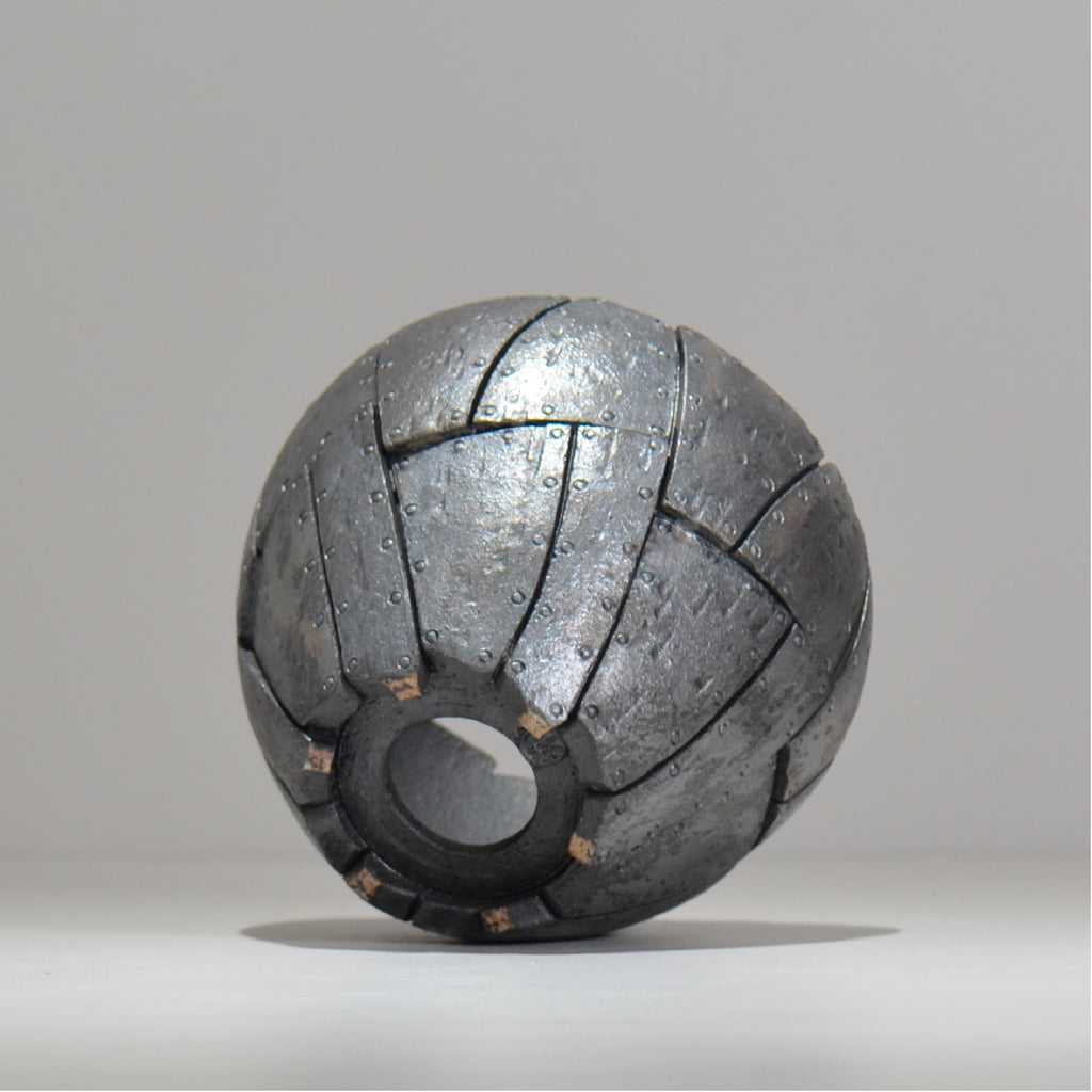 沖誠 / Rivet round 燻し銀彩 / om_irr08_m / 約φ13.5cm  / 植木鉢