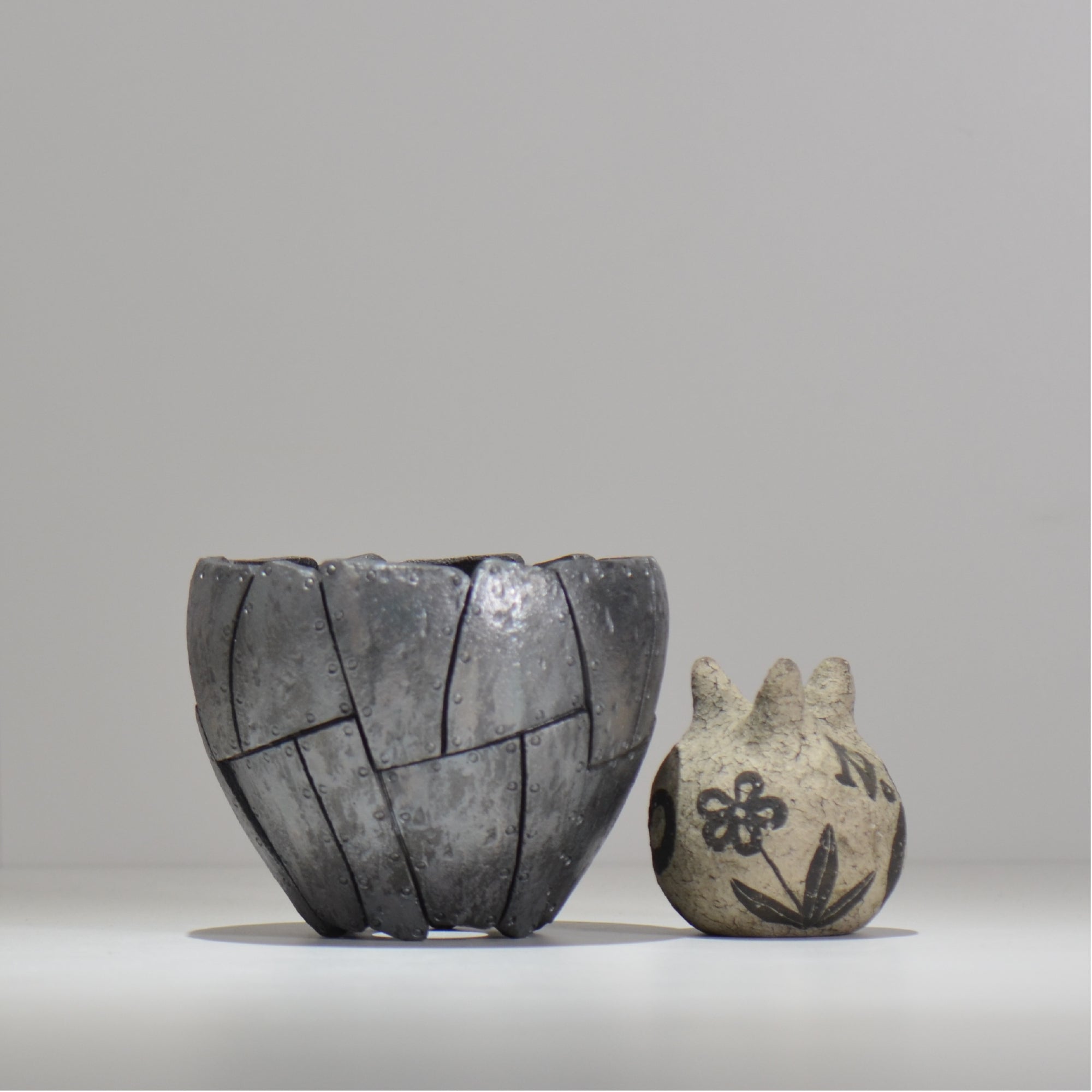 沖誠 / Rivet round 燻し銀彩 / om_irr08_m / 約φ13.5cm  / 植木鉢