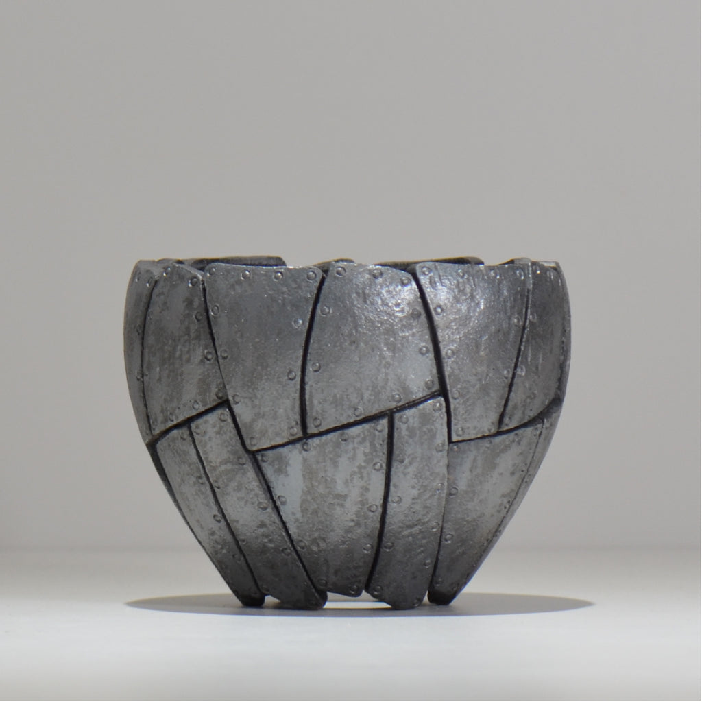 沖誠 / Rivet round 燻し銀彩 / om_irr09_l / 約φ17.5cm  / 植木鉢