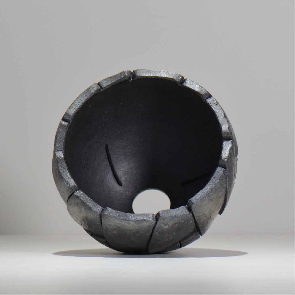 沖誠 / Rivet round 燻し銀彩  / om_irr10_l / 約φ16.5cm  / 植木鉢