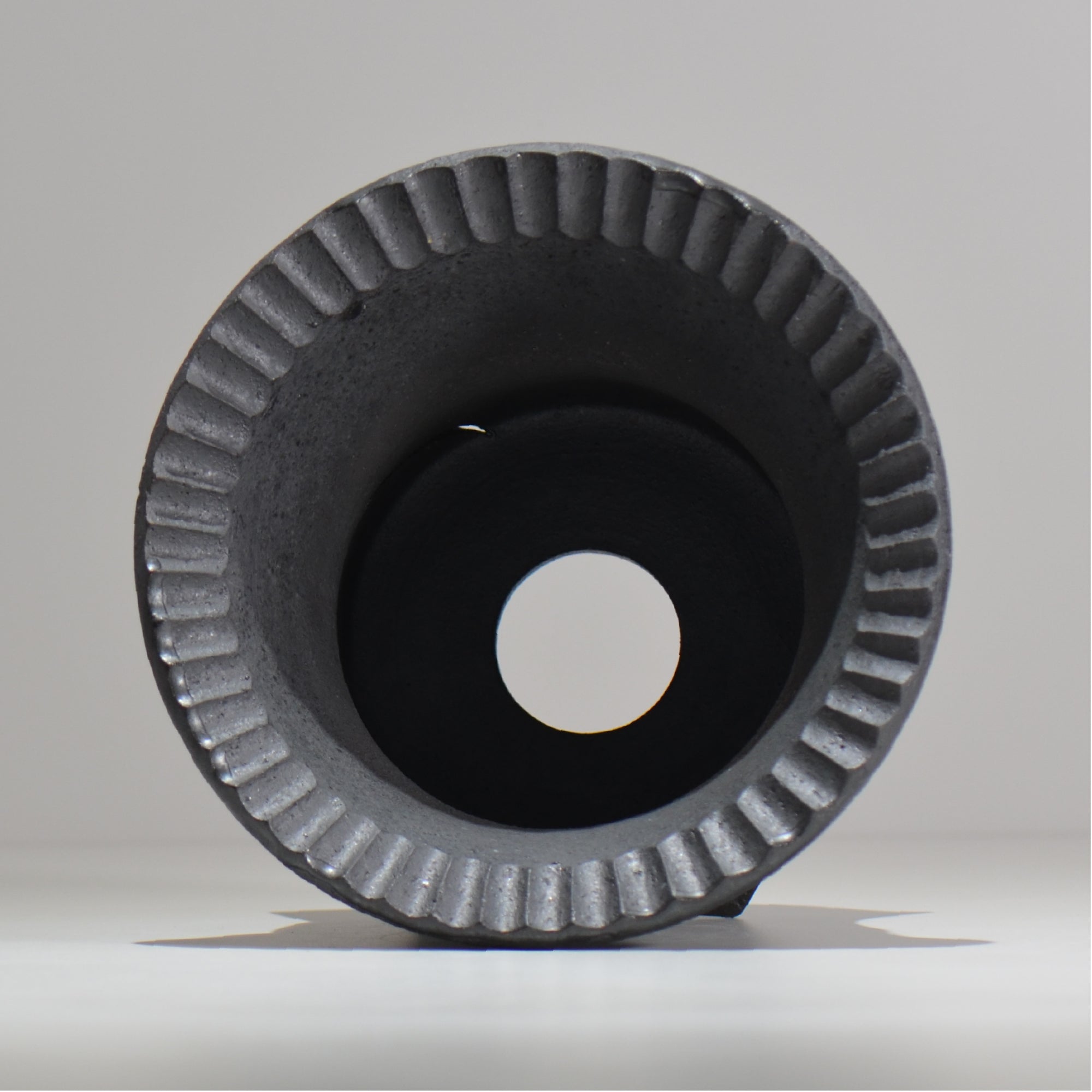 沖誠 /  spiral cylinder 燻し銀彩   / om_isc02_xl / 約φ19.5cm  / 植木鉢