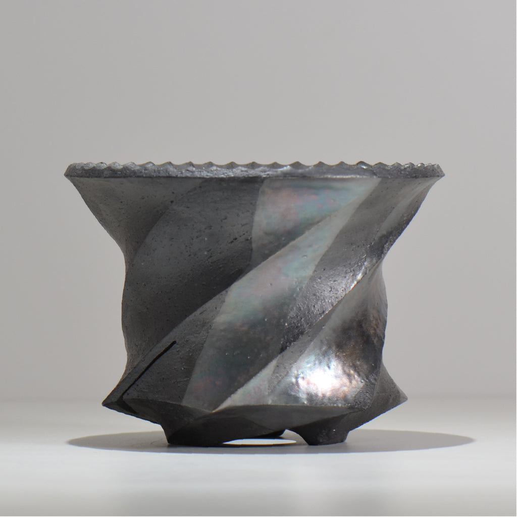 沖誠 /  spiral cylinder 燻し銀彩  / om_isc03_xl / 約φ19cm  / 植木鉢