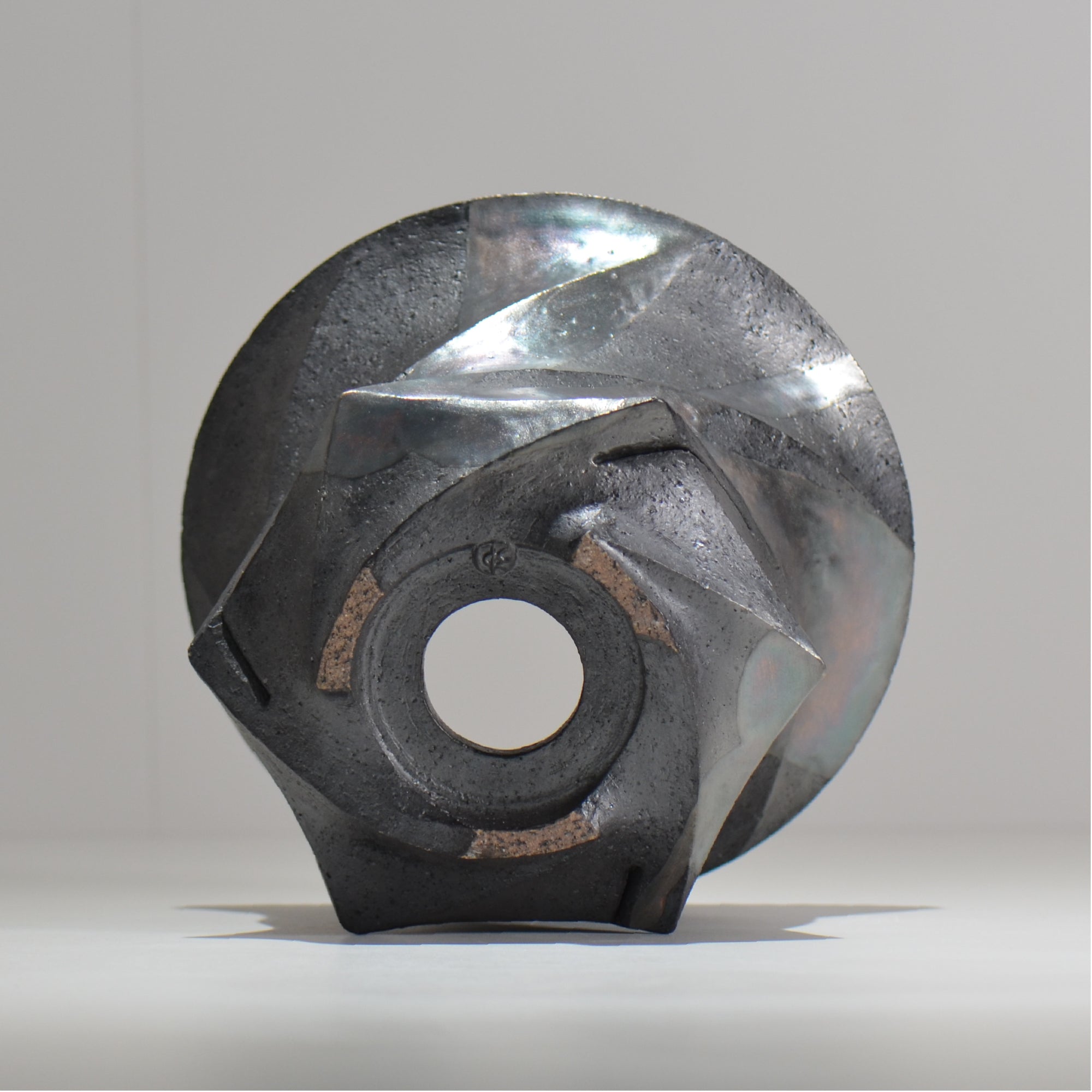 沖誠 /  spiral cylinder 燻し銀彩  / om_isc03_xl / 約φ19cm  / 植木鉢