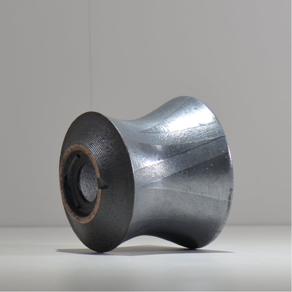 沖誠 / 燻し銀彩 釉彩 cylinder / om_iyc02_m/ 約φ13.7cm  / 植木鉢