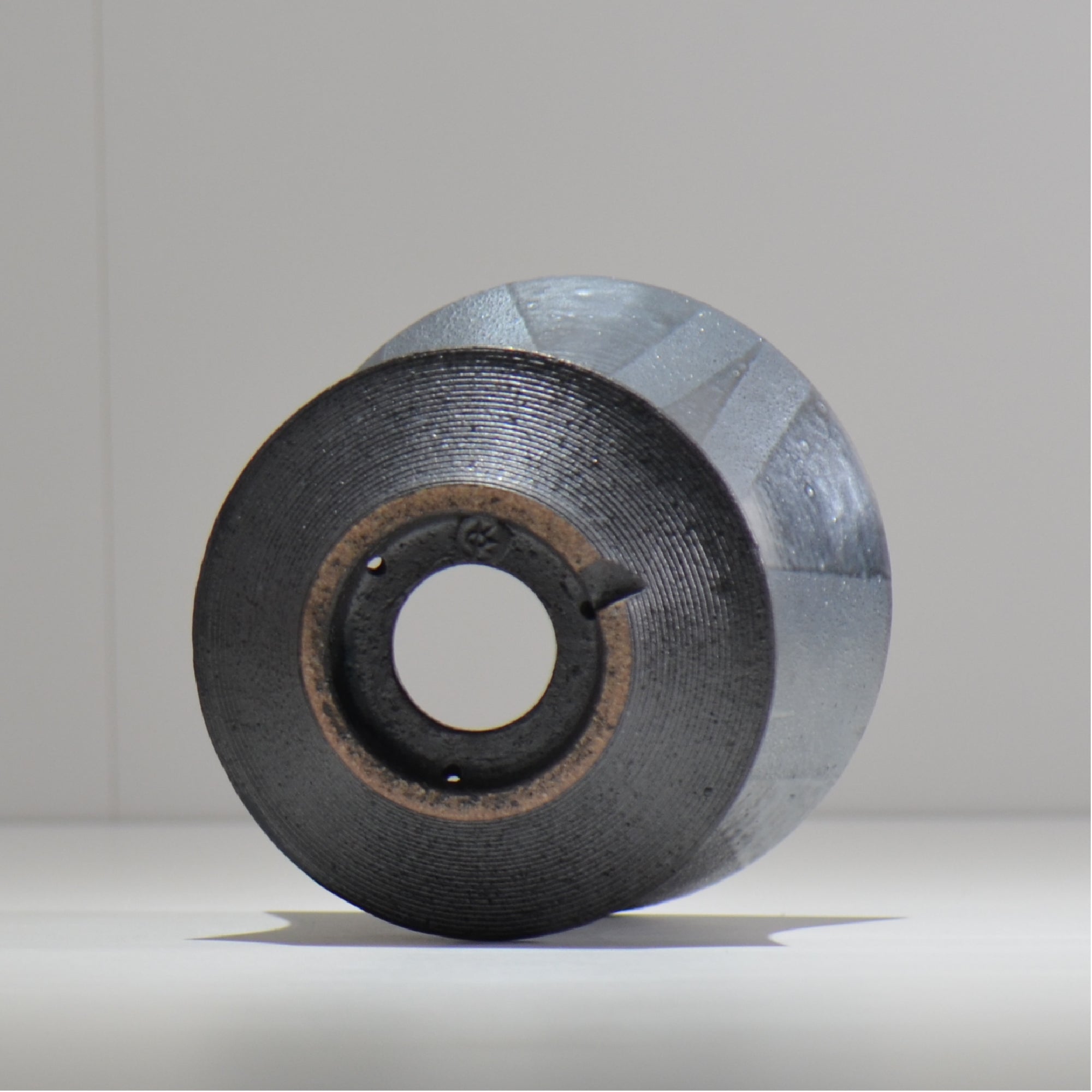 沖誠 / 燻し銀彩 釉彩 cylinder / om_iyc02_m/ 約φ13.7cm  / 植木鉢