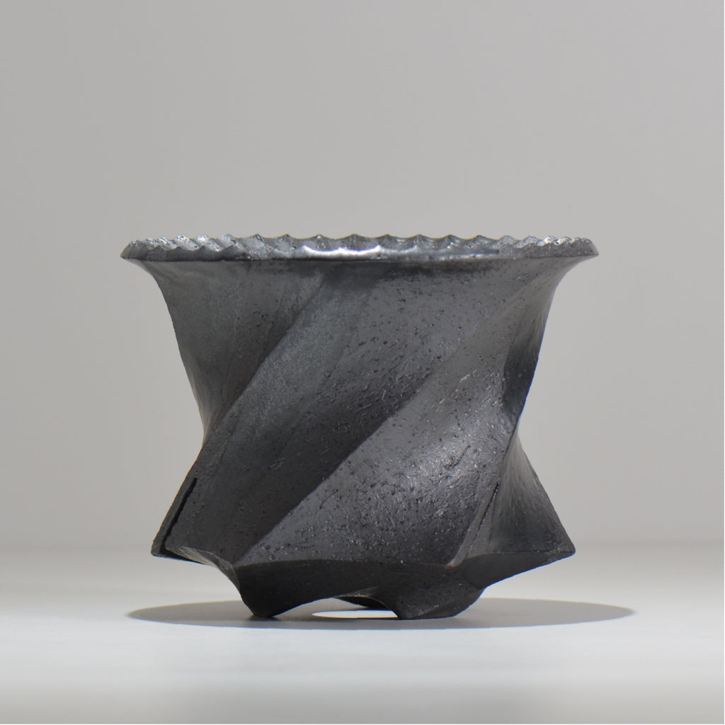 沖誠 /  spiral cylinder 黒釉  / om_ksc02_l / 約φ15.5cm  / 植木鉢