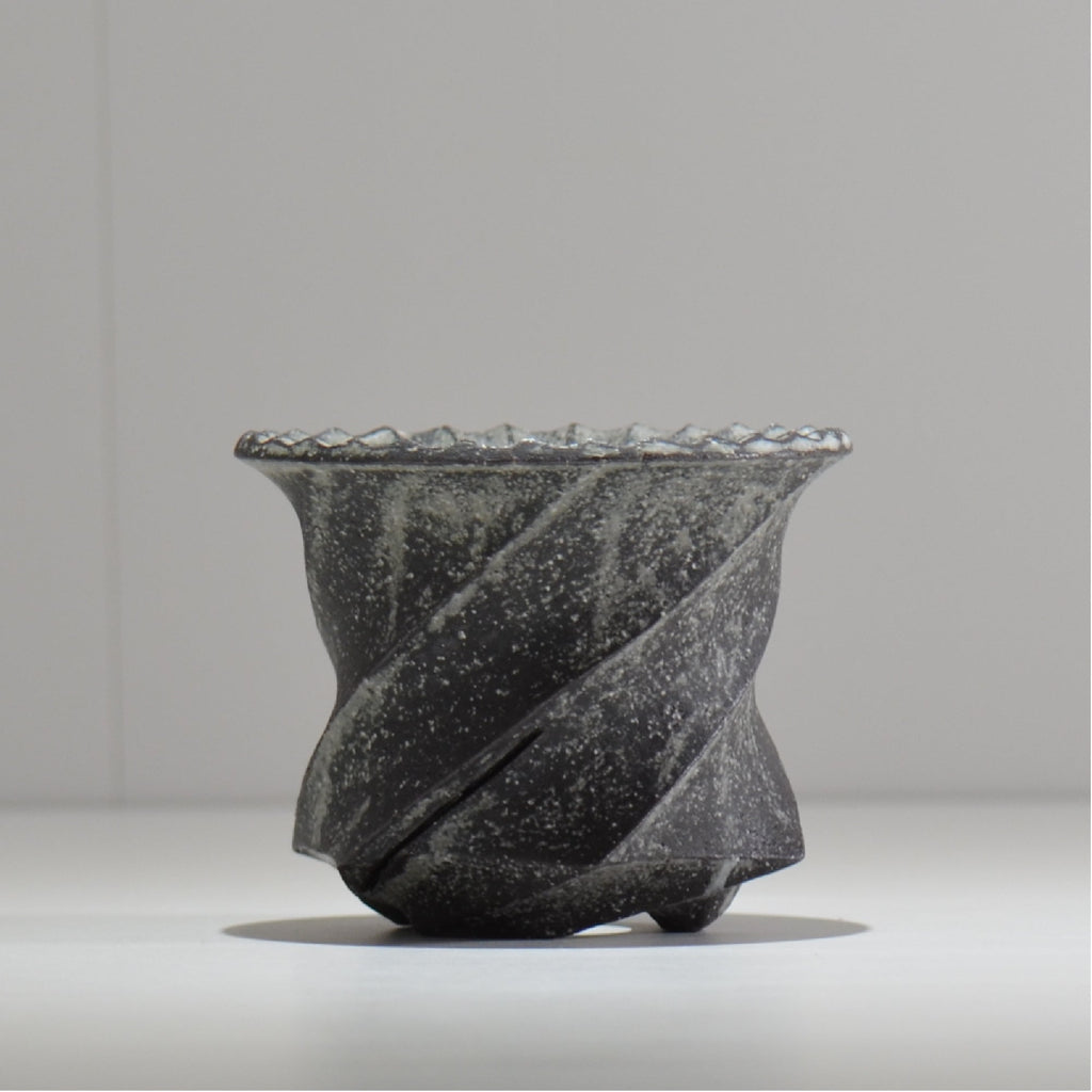 沖誠 / Spiral cylinder 炭化 / om_ssc01_s / 約φ11.5cm  / 植木鉢