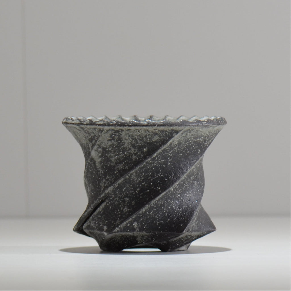 沖誠 / Spiral cylinder 炭化 / om_ssc01_s / 約φ11.5cm  / 植木鉢