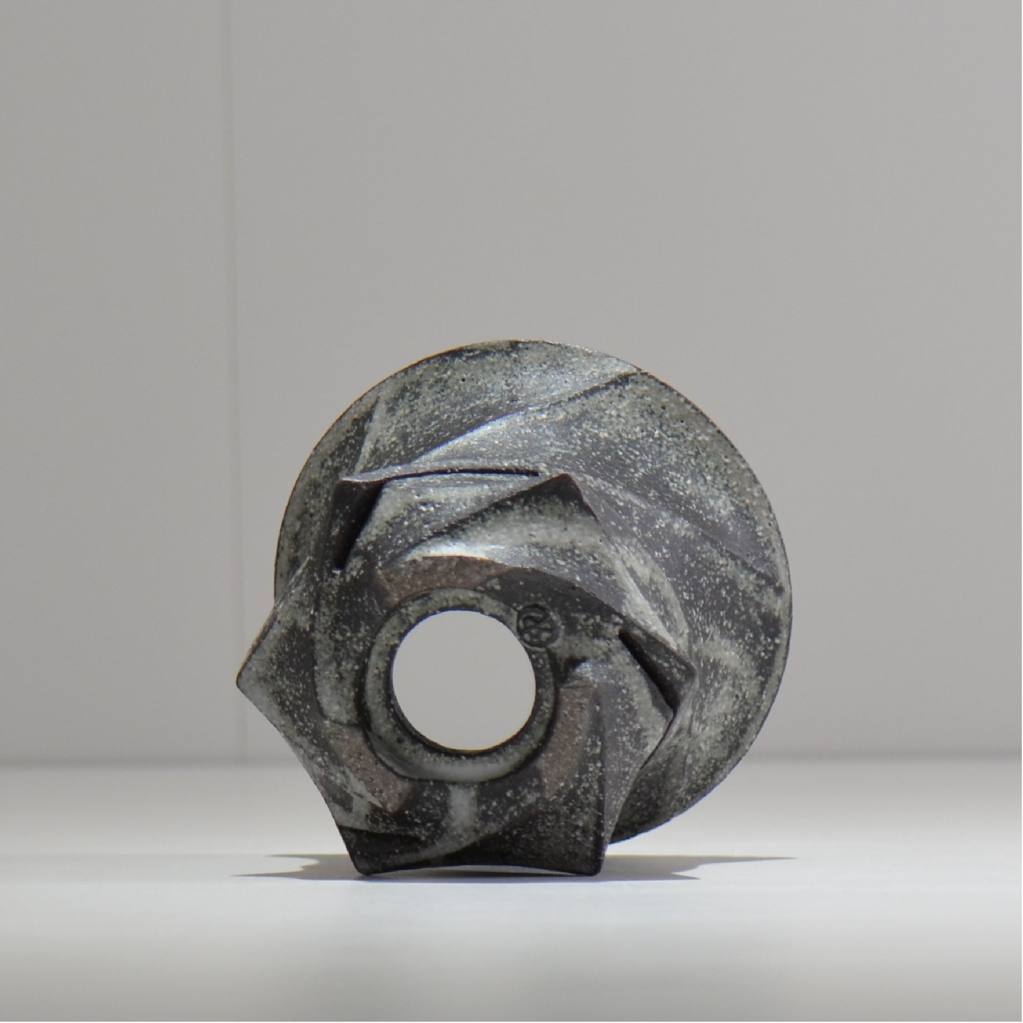 沖誠 / Spiral cylinder 炭化 / om_ssc01_s / 約φ11.5cm  / 植木鉢