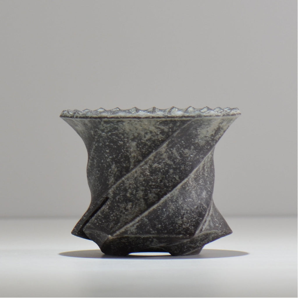 沖誠 / Spiral cylinder 炭化 / om_ssc02_s / 約φ12cm  / 植木鉢