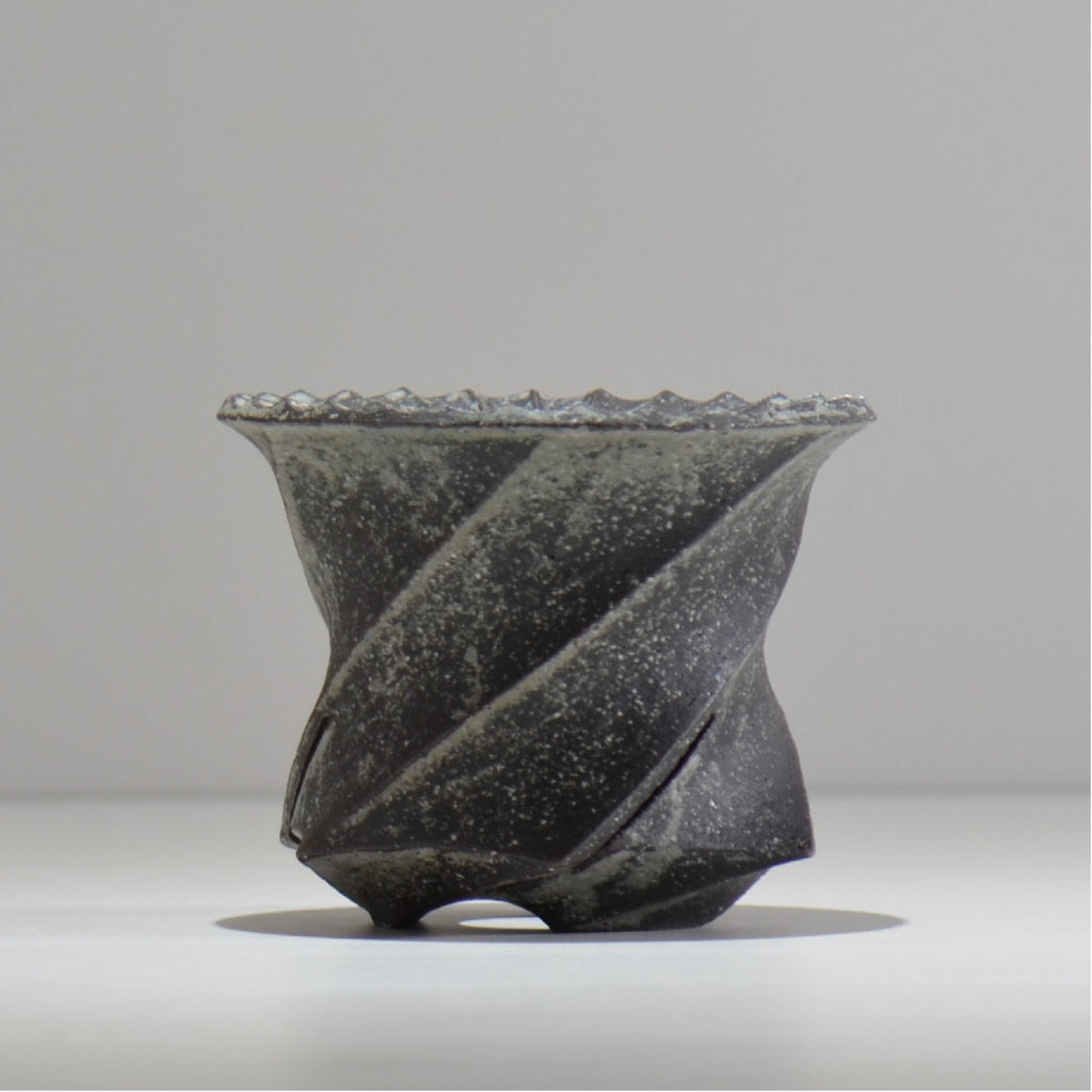 沖誠 / Spiral cylinder 炭化 / om_ssc02_s / 約φ12cm  / 植木鉢