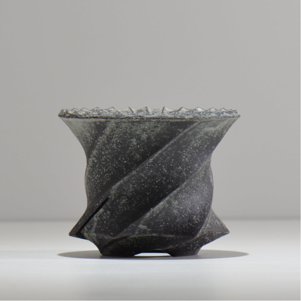 沖誠 / Spiral cylinder 炭化 / om_ssc02_s / 約φ12cm  / 植木鉢