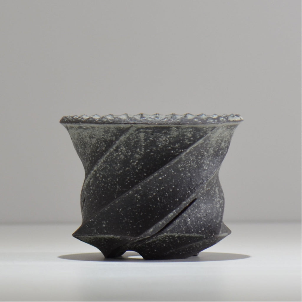 沖誠 / Spiral cylinder 炭化 / om_ssc03_s/ 約φ12cm  / 植木鉢