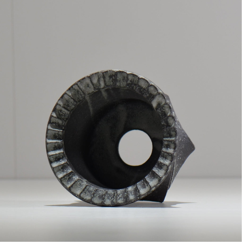 沖誠 / Spiral cylinder 炭化 / om_ssc04_s / 約φ12cm  / 植木鉢