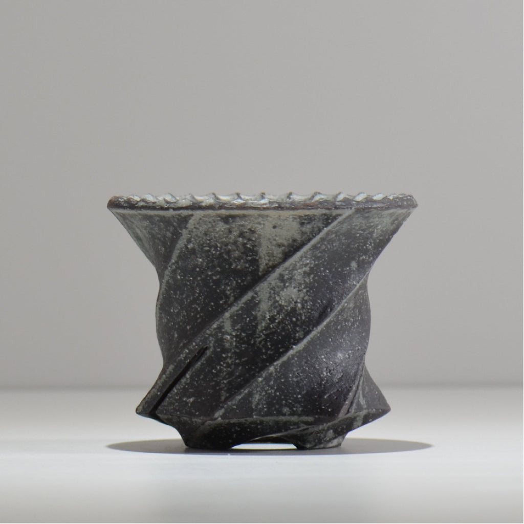 沖誠 / Spiral cylinder 炭化 / om_ssc05_s / 約φ12cm  / 植木鉢