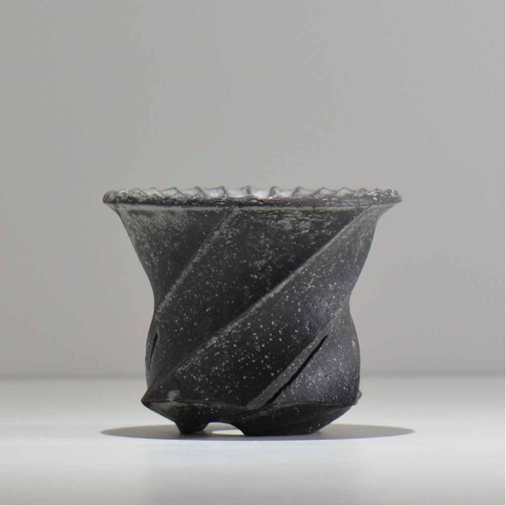 沖誠 / Spiral cylinder 炭化 / om_ssc05_s / 約φ12cm  / 植木鉢