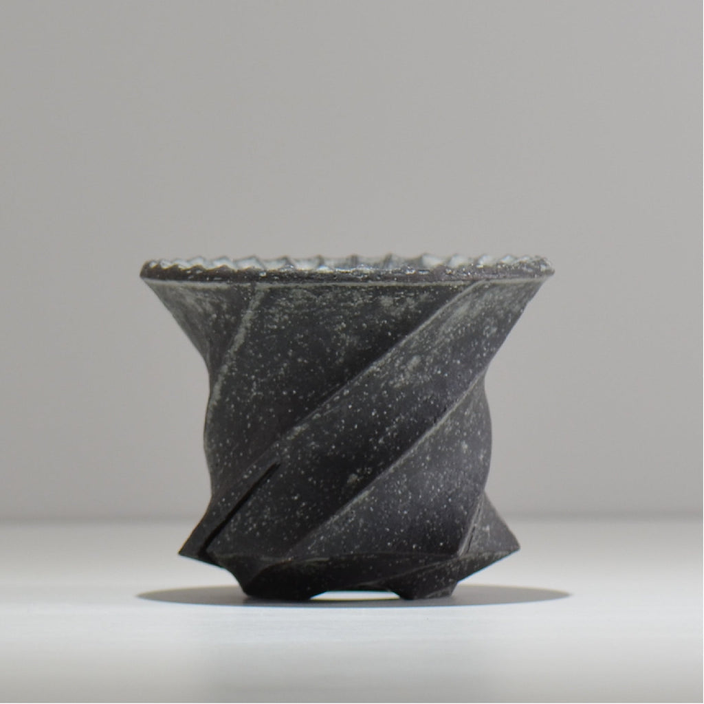 沖誠 / Spiral cylinder 炭化 / om_ssc05_s / 約φ12cm  / 植木鉢