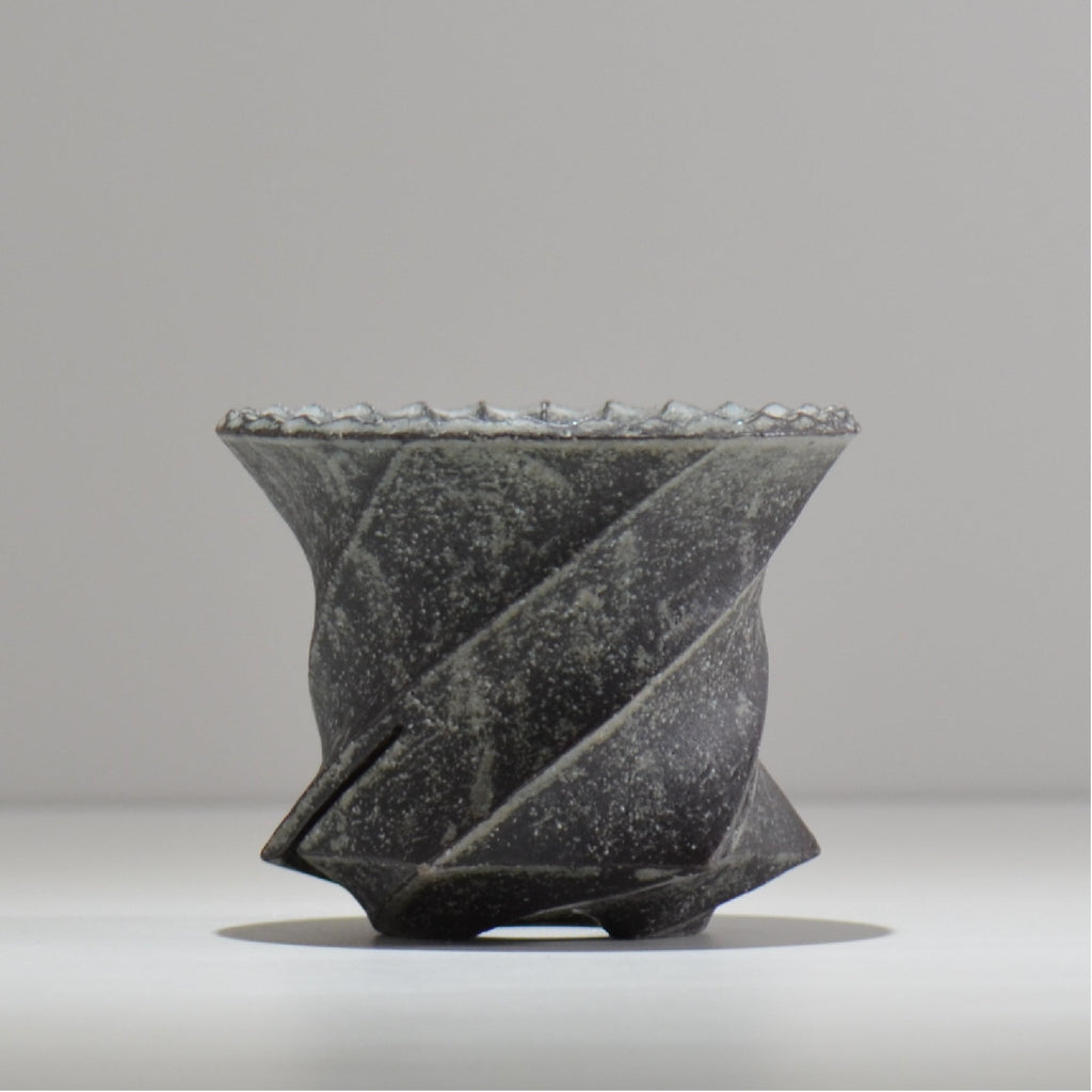 沖誠 / Spiral cylinder 炭化 / om_ssc06_s / 約φ12cm  / 植木鉢