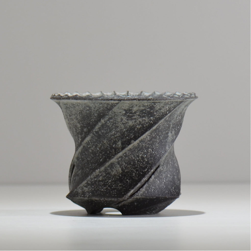 沖誠 / Spiral cylinder 炭化 / om_ssc06_s / 約φ12cm  / 植木鉢